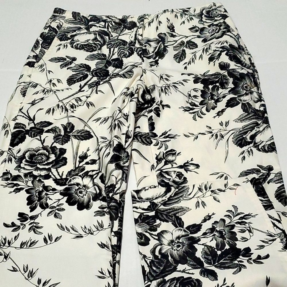 Express Stretch Cream Floral Straight Leg Casual Summer Ankle Pants 1/2